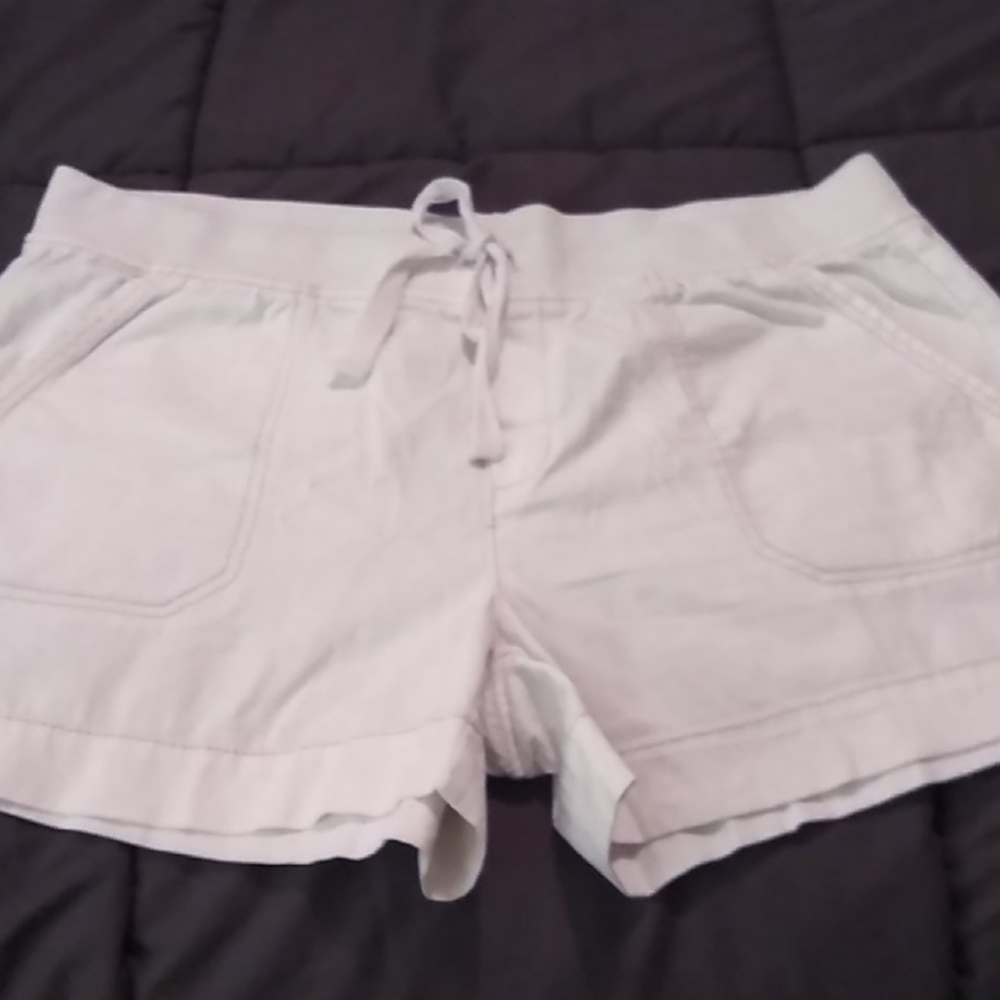 Women's White Shorts, Plus Size 18